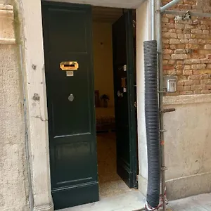  Appartement Melusina Homes Historical Center Italie